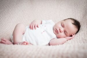 la douceur d'un bébé endormi la douceur d'un bébé endormi