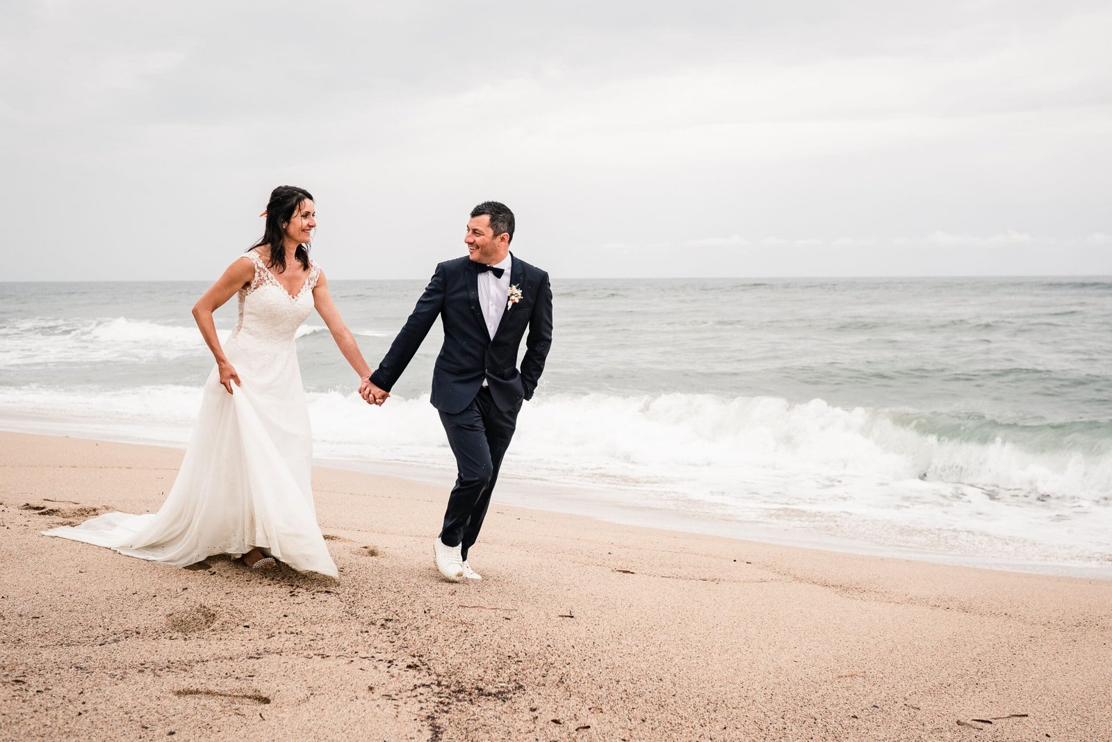 un joli mariage sur les plages de Corse
