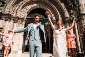 La sortie de l'Eglise à Cognac La sortie de l'Eglise à Cognac