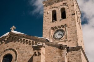 l'église des angles l'église des angles soue la neige
