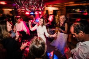 quand l'ambiance est au rendez-vous quand l'ambiance est au rendez-vous au Chalet des Angles