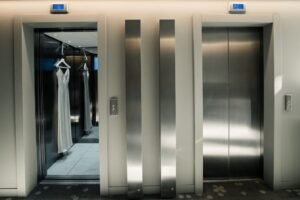 la robe, cet objet de désir On l'a choisie pour ce jour si important