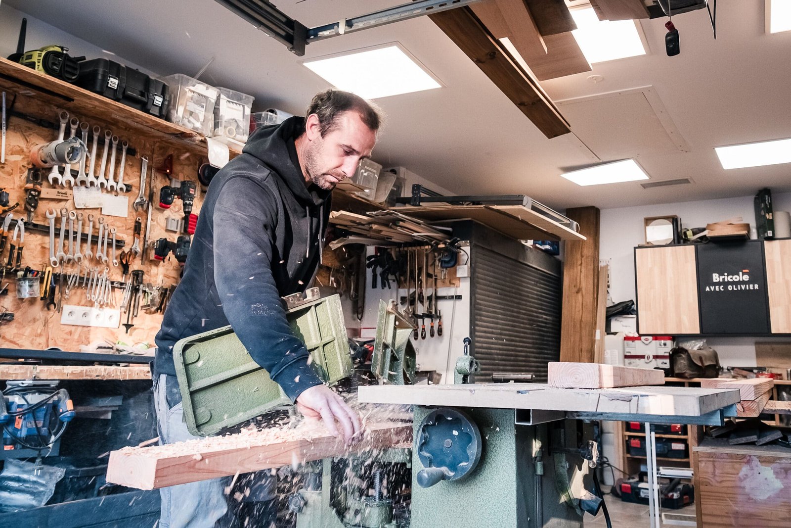 bricole-avec-olivier, artisan menuisier et influenceur