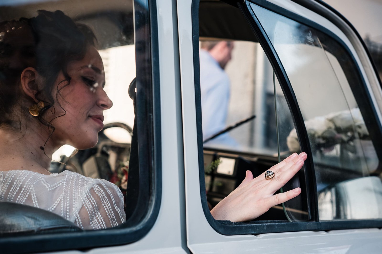 un regard discret pour saisir un instant