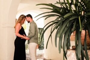 Moment d'intimité Moment d'intimité dans les ruelles de Cadaquès