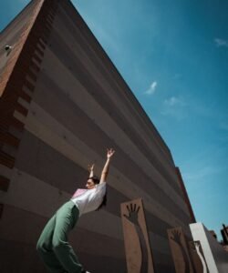 portrait créatif en extérieur portrait créatif en extérieur