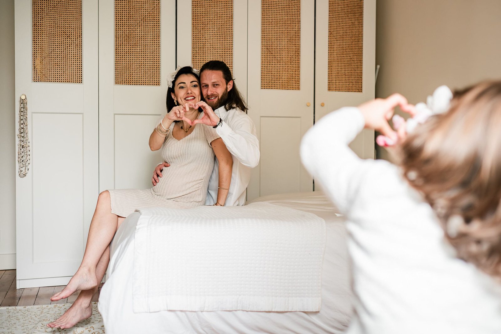 un moment en famille dans un petit appartement de Paris