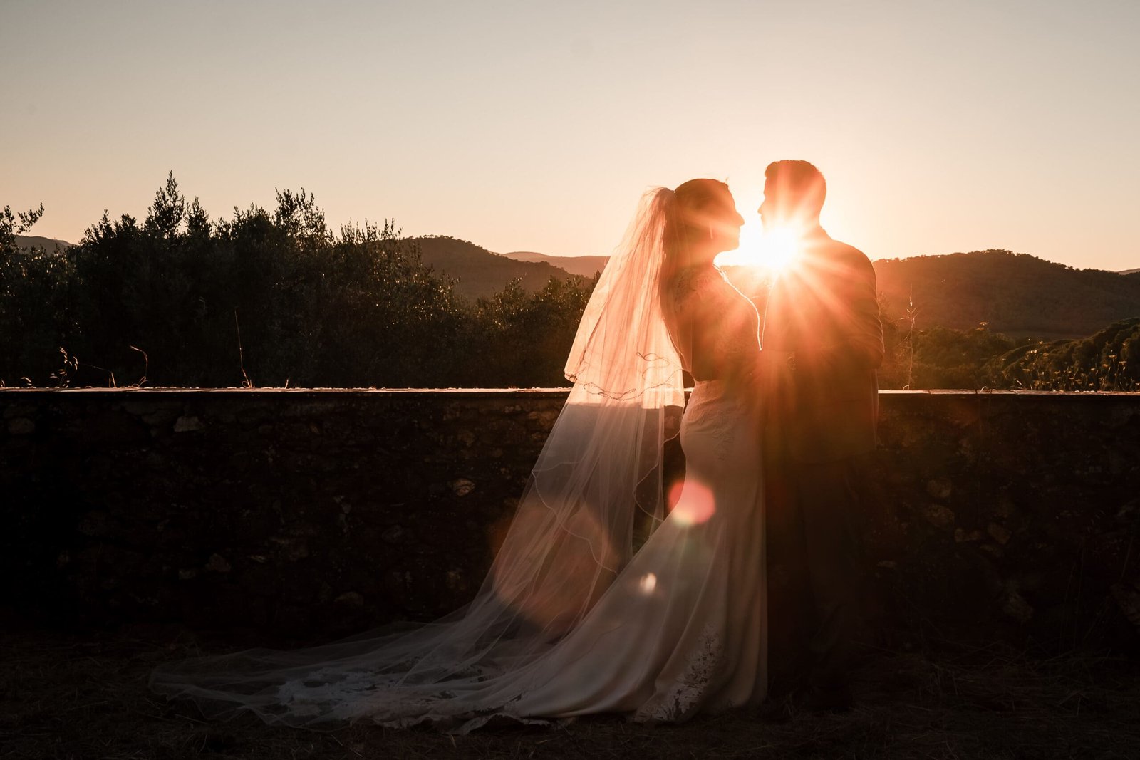 la golden hour pour les photos de couple romatiques